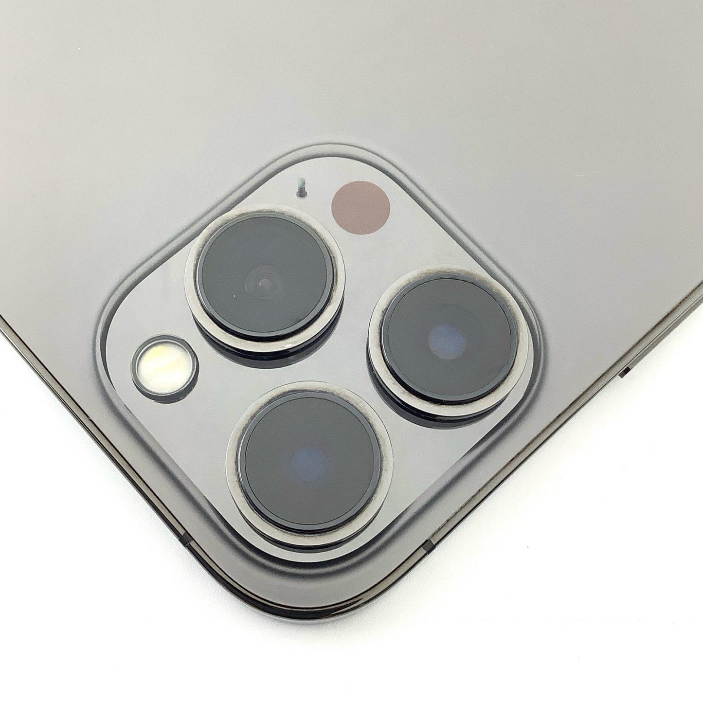 【全額返金保証】【最速発送】Apple iPhone iPhone 13 Pro Max 256GB グラファイト docomo 動作確認済 88%