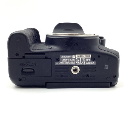 【全額返金保証】【最速発送】Canon デジタル一眼 EOS Kiss X8i ボディ ブラック 動作確認済