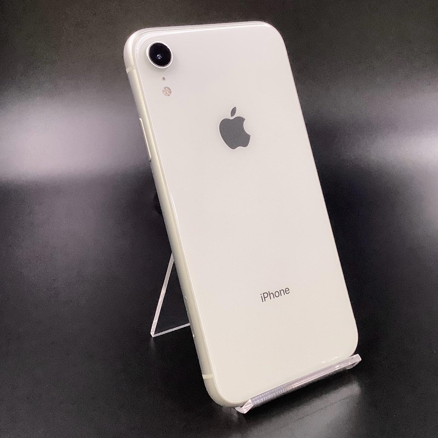 【全額返金保証】【最速発送】Apple iPhone iPhone XR 64GB ホワイト docomo 白ロム 動作確認済 81%