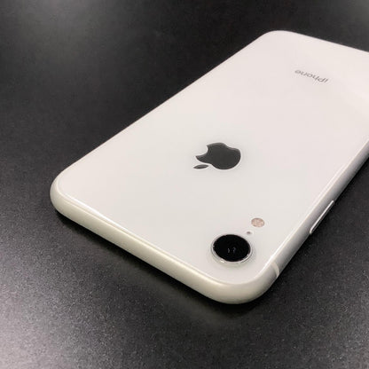 【全額返金保証】【最速発送】Apple iPhone iPhone XR 64GB ホワイト docomo 白ロム 動作確認済 81%