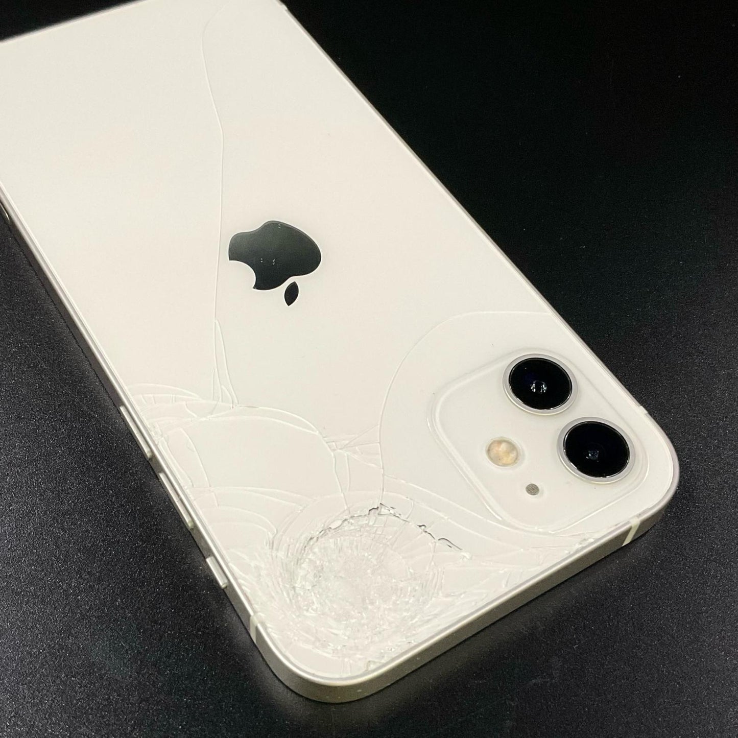 【最速発送】Apple iPhone iPhone 12 64GB ホワイト Softbank 白ロム【難有】 81%