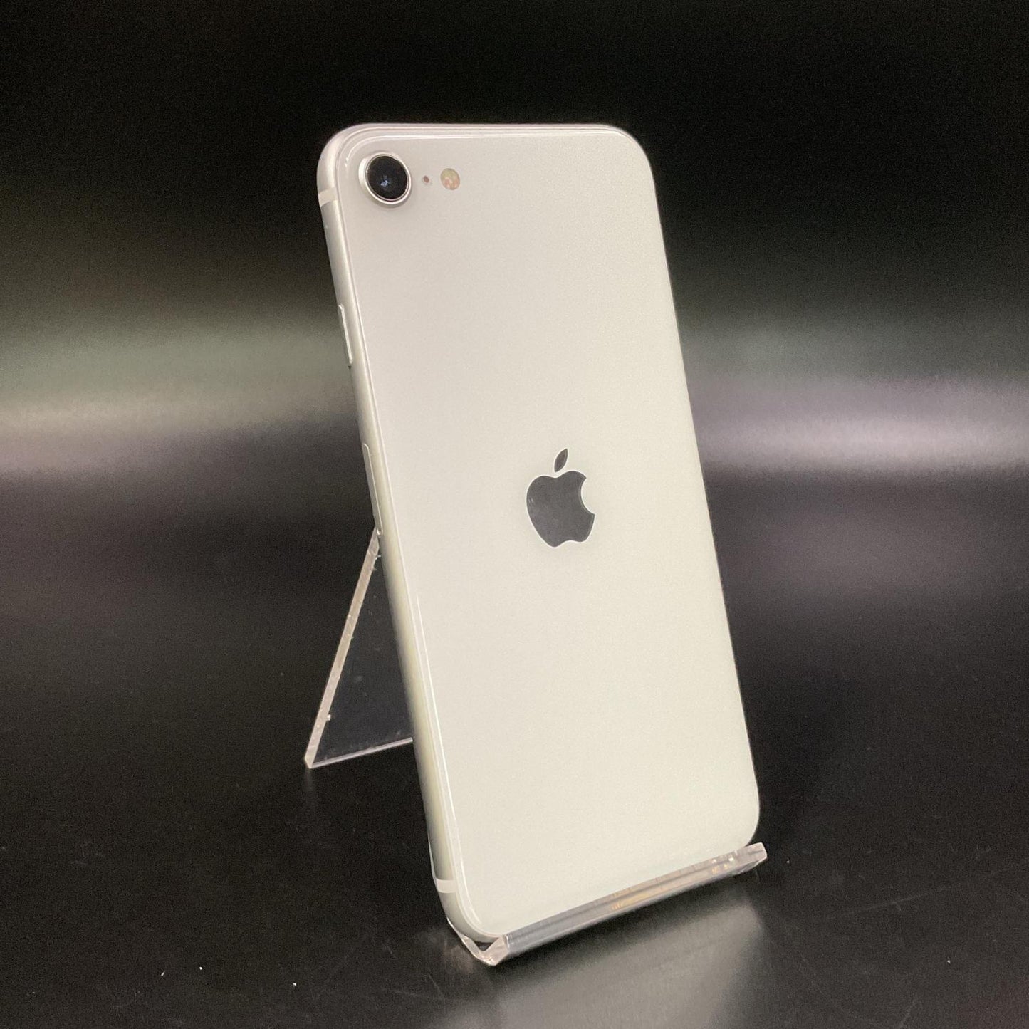 【全額返金保証】【最速発送】Apple iPhone iPhone SE（第2世代） 64GB ホワイト au 白ロム 動作確認済 74.3%
