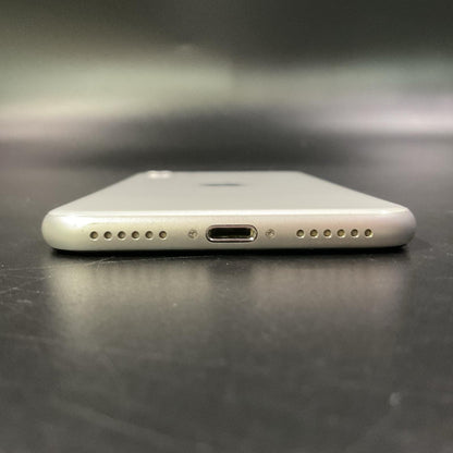【全額返金保証】【最速発送】Apple iPhone iPhone SE（第2世代） 64GB ホワイト au 白ロム 動作確認済 74.3%