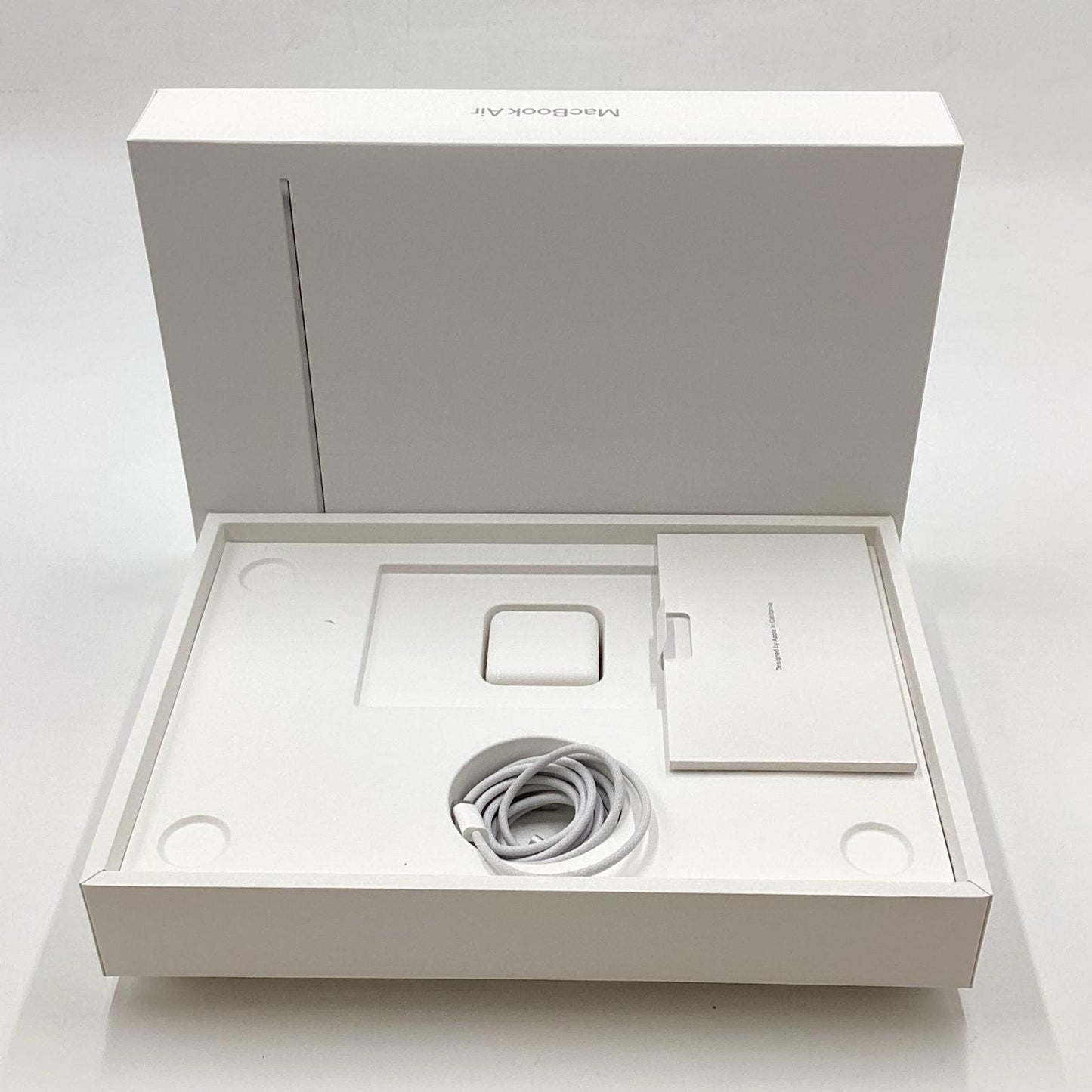 【全額返金保証】【最速発送】Apple MacBook Air 13インチ 2025 Apple M4 16GB SSD 512GB シルバー 100% 美品 動作確認済