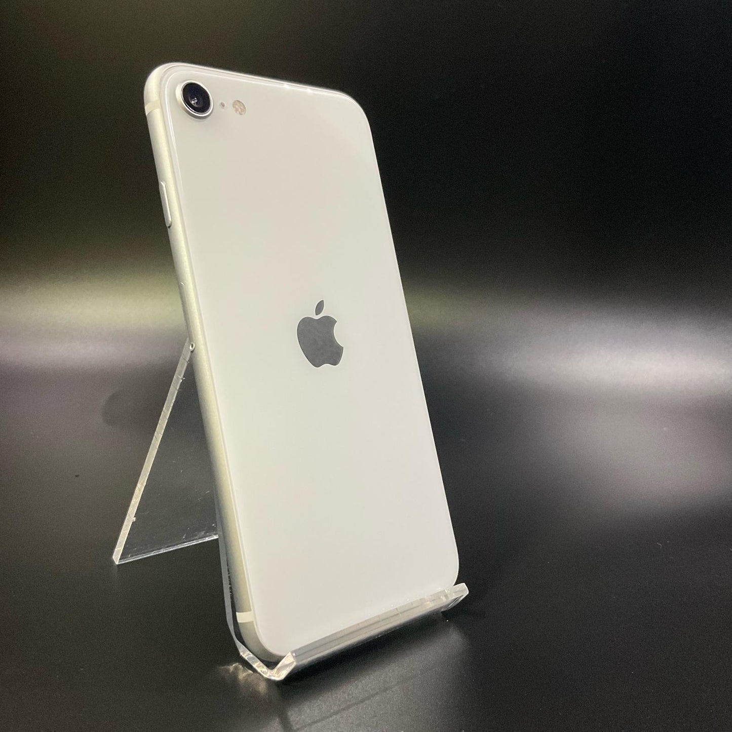 【全額返金保証】【最速発送】Apple iPhone iPhone SE（第2世代） 64GB ホワイト au 白ロム 動作確認済 88%