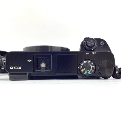 【全額返金保証】【最速発送】Sony デジタル一眼 α6000 ILCE-6000 ボディ ブラック 動作確認済