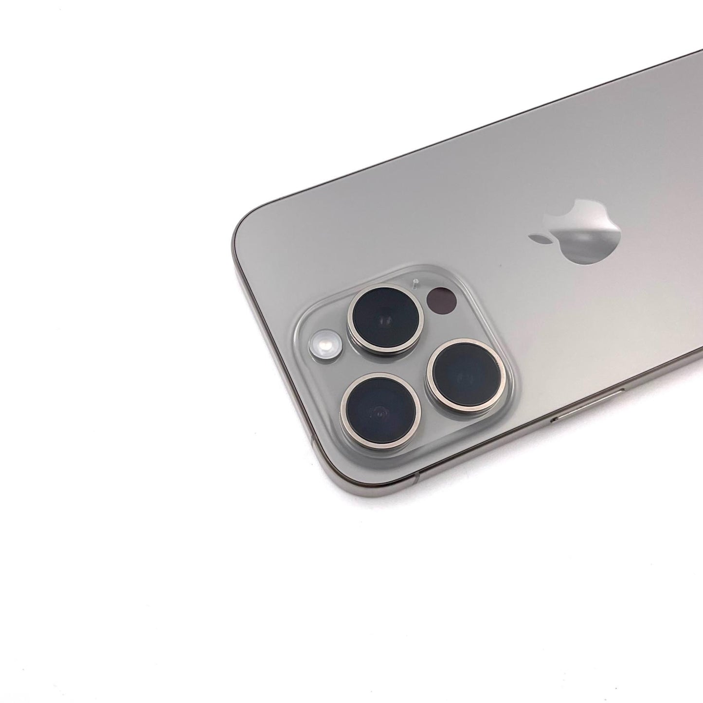 【全額返金保証】【最速発送】Apple iPhone iPhone 15 Pro 256GB ナチュラルチタニウム SIMフリー 白ロム 美品 動作確認済 87%