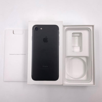 【全額返金保証】【最速発送】Apple iPhone iPhone 7 32GB ブラック au 白ロム 動作確認済 81%