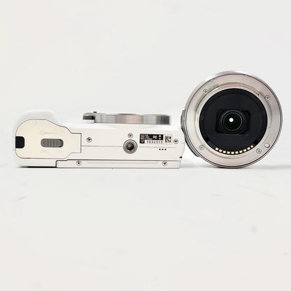 【全額返金保証】【最速発送】Sony デジタル一眼 α5100 ILCE-5100L パワーズームレンズキット [ホワイト] ホワイト 美品 動作確認済