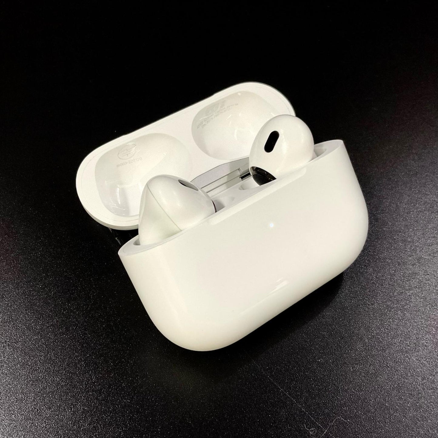 【全額返金保証】【最速発送】Apple AirPods Pro 第2世代 MQD83J/A 超美品 動作確認済