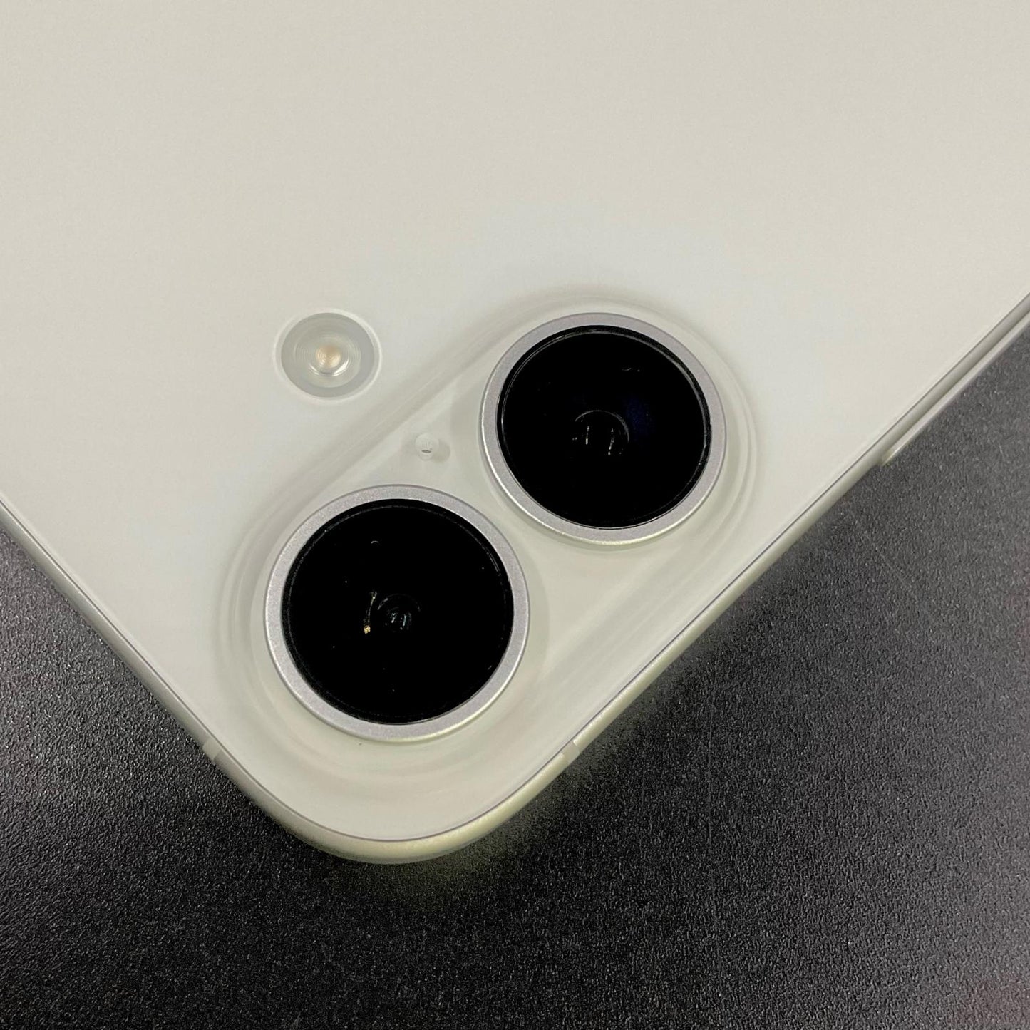 【全額返金保証】【最速発送】Apple iPhone iPhone 16 256GB ホワイト SIMフリー 白ロム 美品 動作確認済 97%