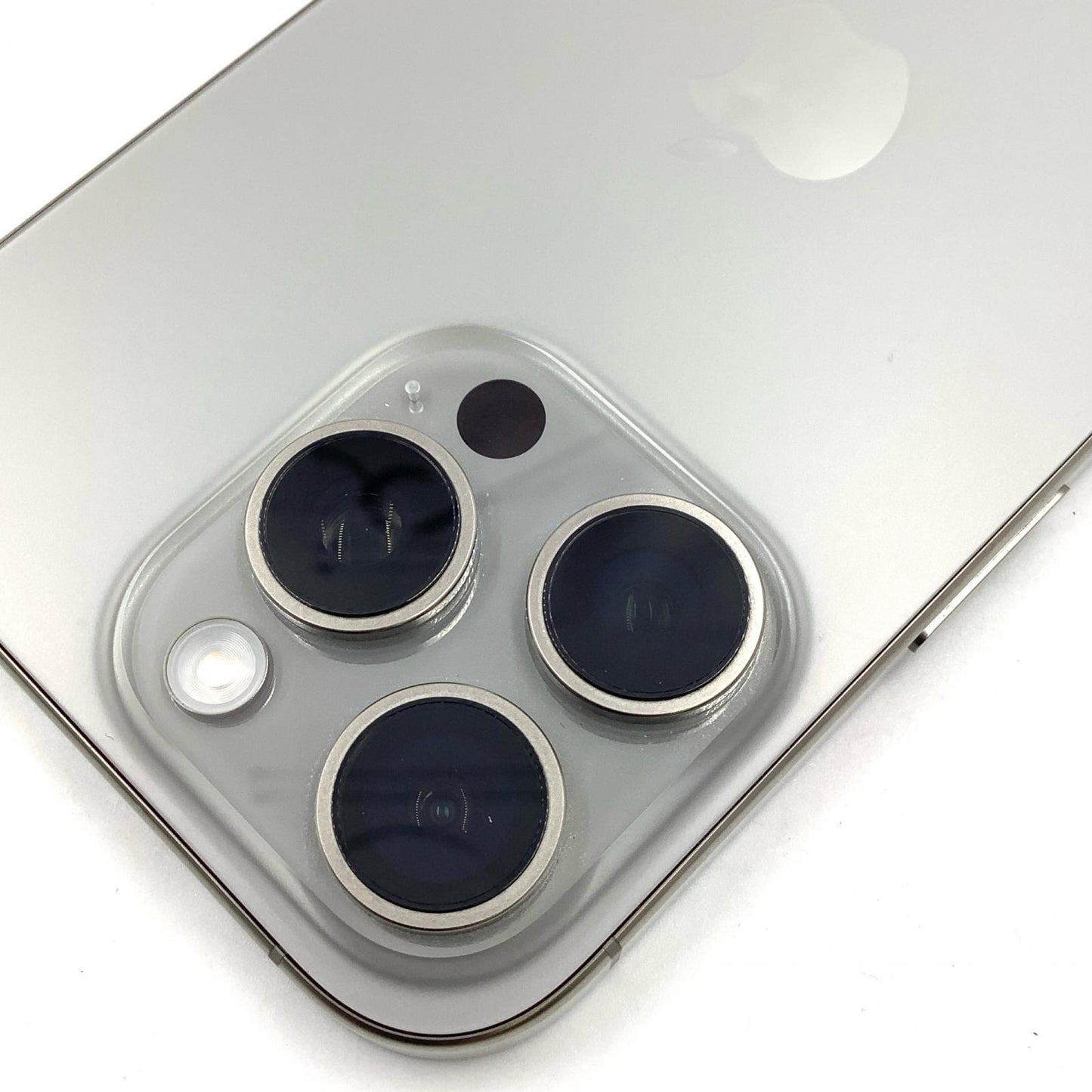 【全額返金保証】【最速発送】Apple iPhone iPhone Pro 16 Pro 256GB ナチュラルチタニウム docomo 白ロム 動作確認済 99%