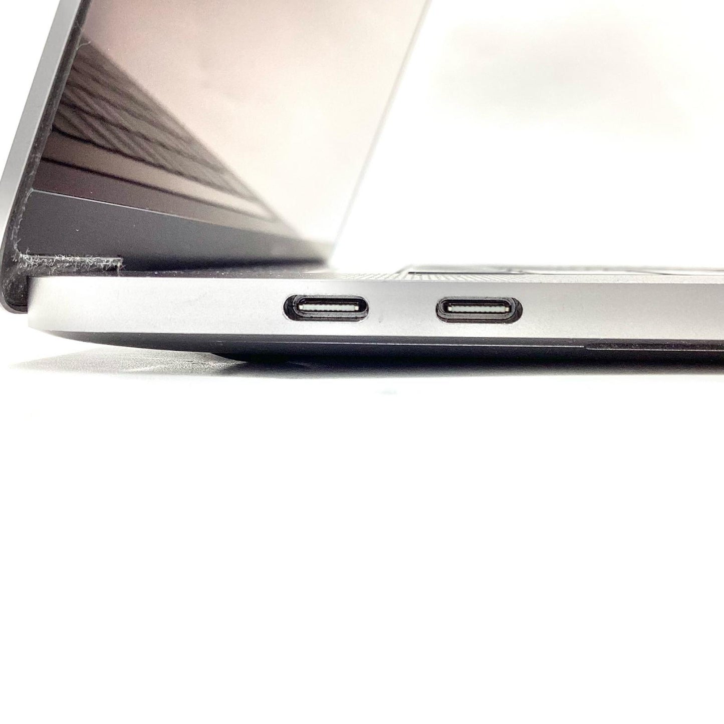 【最速発送】Apple MacBook Pro 15インチ 2019 2.3GHz 8コア Intel Core i9 16GB SSD 512GB シルバー 76%【難有】