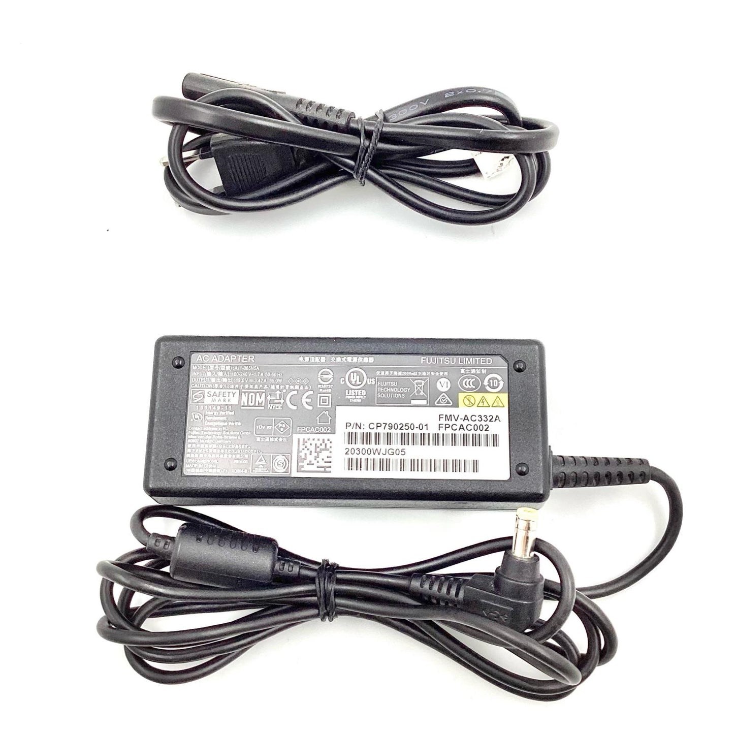 【全額返金保証】【最速発送】富士通 LIFEBOOK FMVA53D3W Intel Core i7-8565U 8GB M.2 SSD 512GB 89.8% 動作確認済