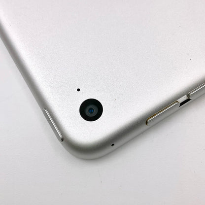 【最速発送】Apple iPad Air 9.7インチ 第2世代 128GB シルバー Wi-Fi【難有】