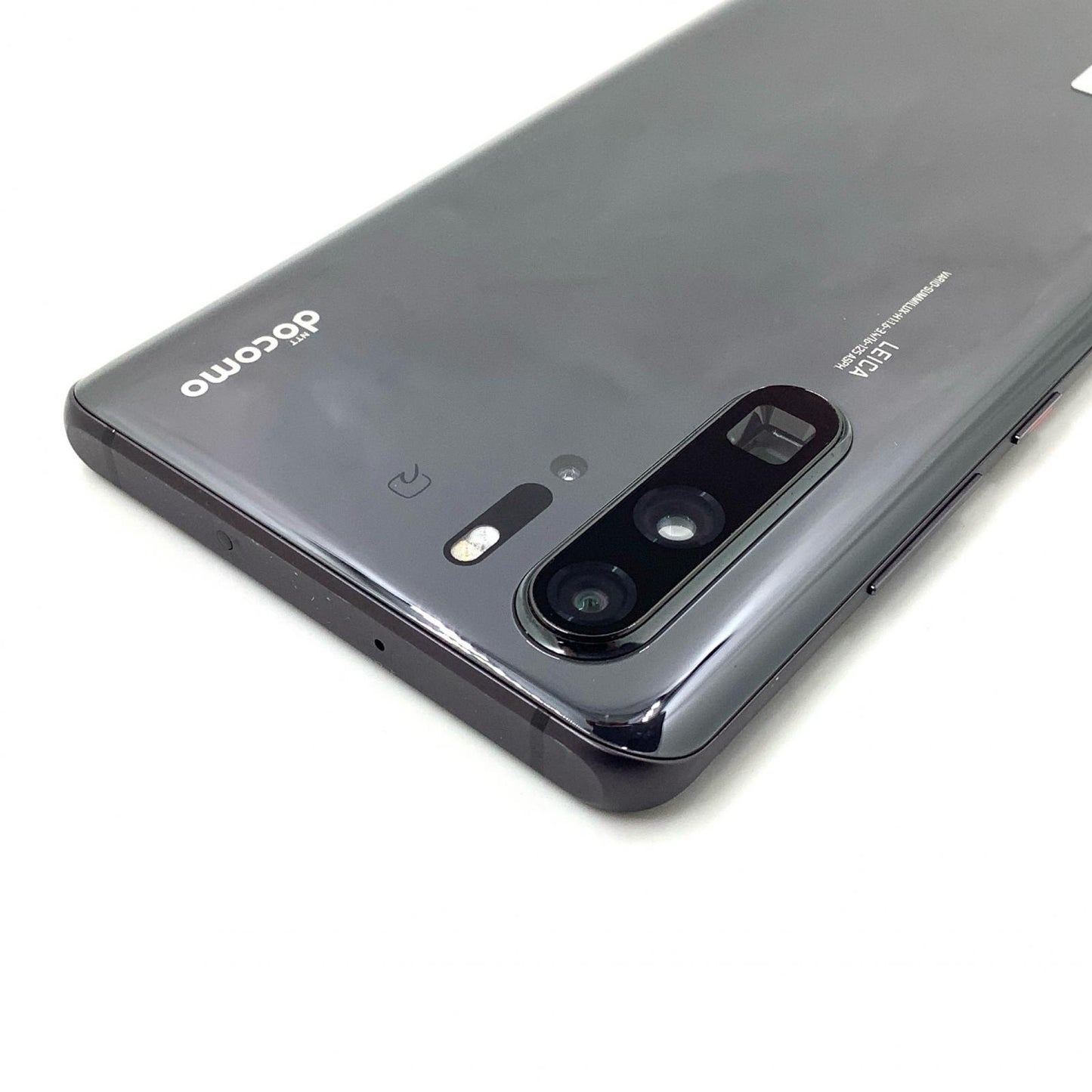 【最速発送】Huawei P 30 Pro 128GB Black docomo HW-02L 白ロム【難有】