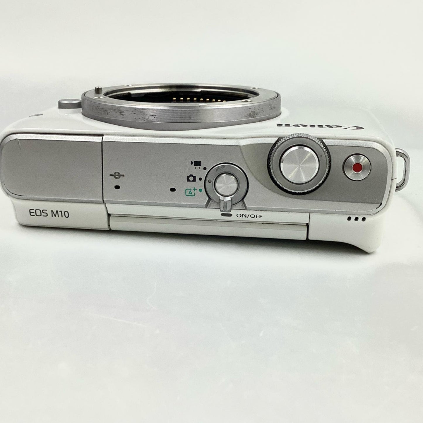 【全額返金保証】【最速発送】Canon デジタル一眼 EOS M10 ダブルズームキット [ホワイト] 動作確認済