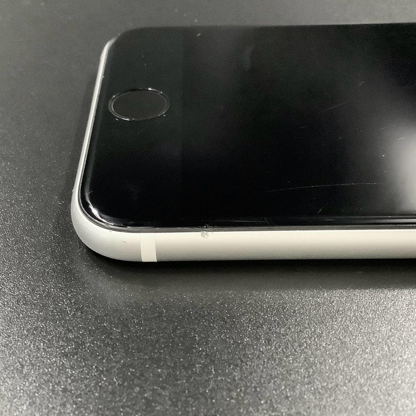 【全額返金保証】【最速発送】Apple iPhone iPhone SE（第2世代） 64GB ホワイト SIMフリー 白ロム 動作確認済 74%