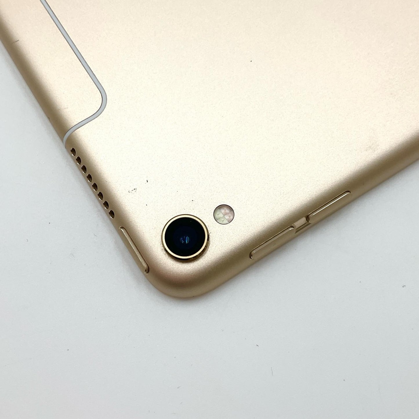 【最速発送】Apple iPad Pro 10.5インチ 64GB ゴールド WiFi+Cellular au 白ロム【難有】