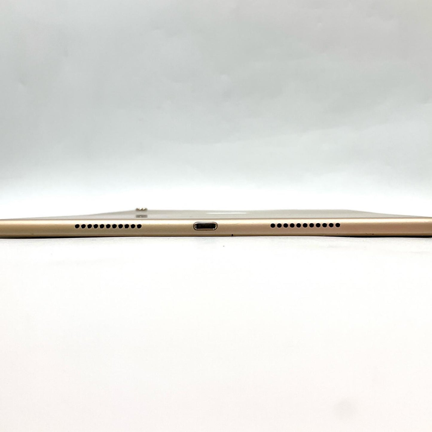 【最速発送】Apple iPad Pro 10.5インチ 64GB ゴールド WiFi+Cellular au 白ロム【難有】