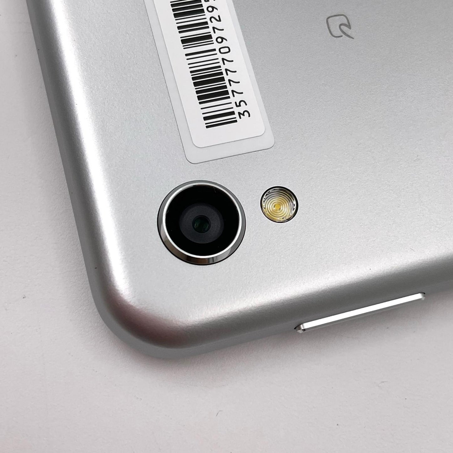 【全額返金保証】【最速発送】SHARP AQUOS sense2 かんたん 32GB ブライトシルバー au SHV43 白ロム 動作確認済
