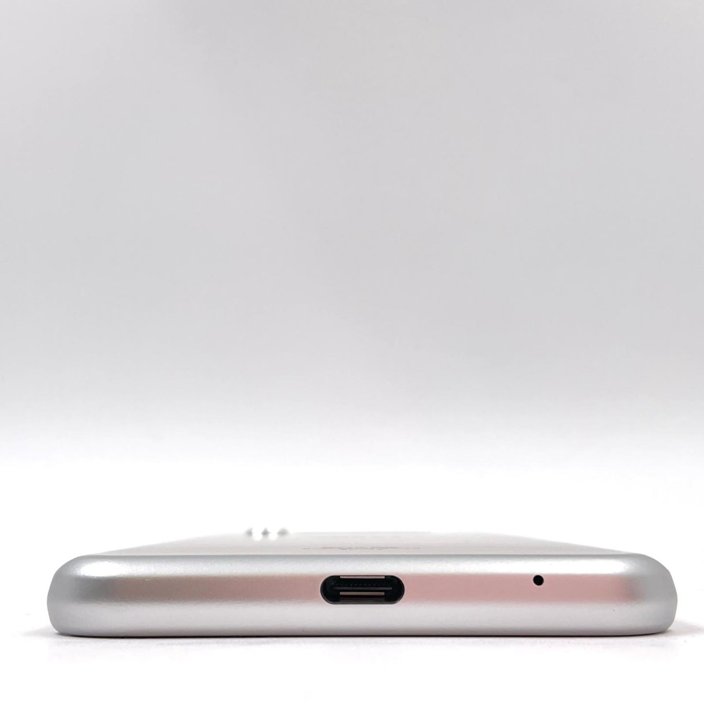 【全額返金保証】【最速発送】SHARP AQUOS sense2 かんたん 32GB ブライトシルバー au SHV43 白ロム 動作確認済