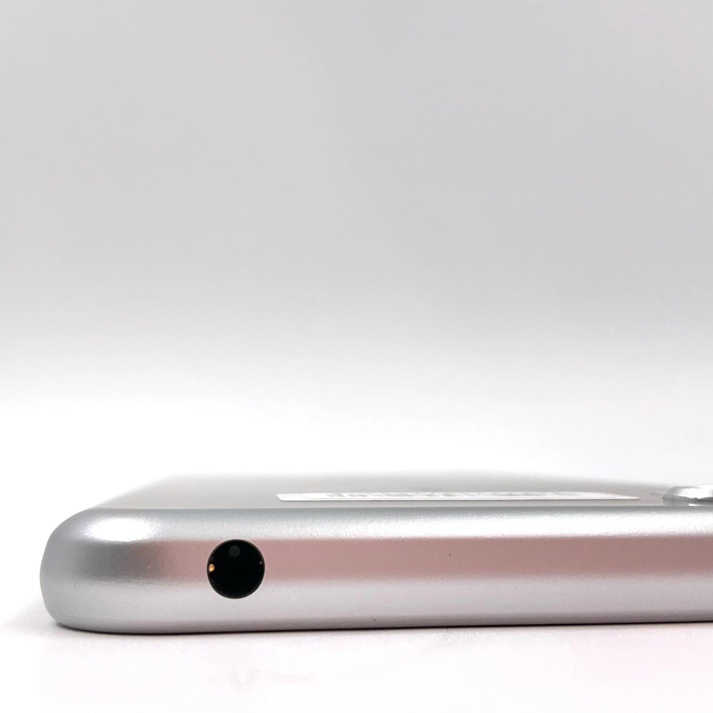 【全額返金保証】【最速発送】SHARP AQUOS sense2 かんたん 32GB ブライトシルバー au SHV43 白ロム 動作確認済