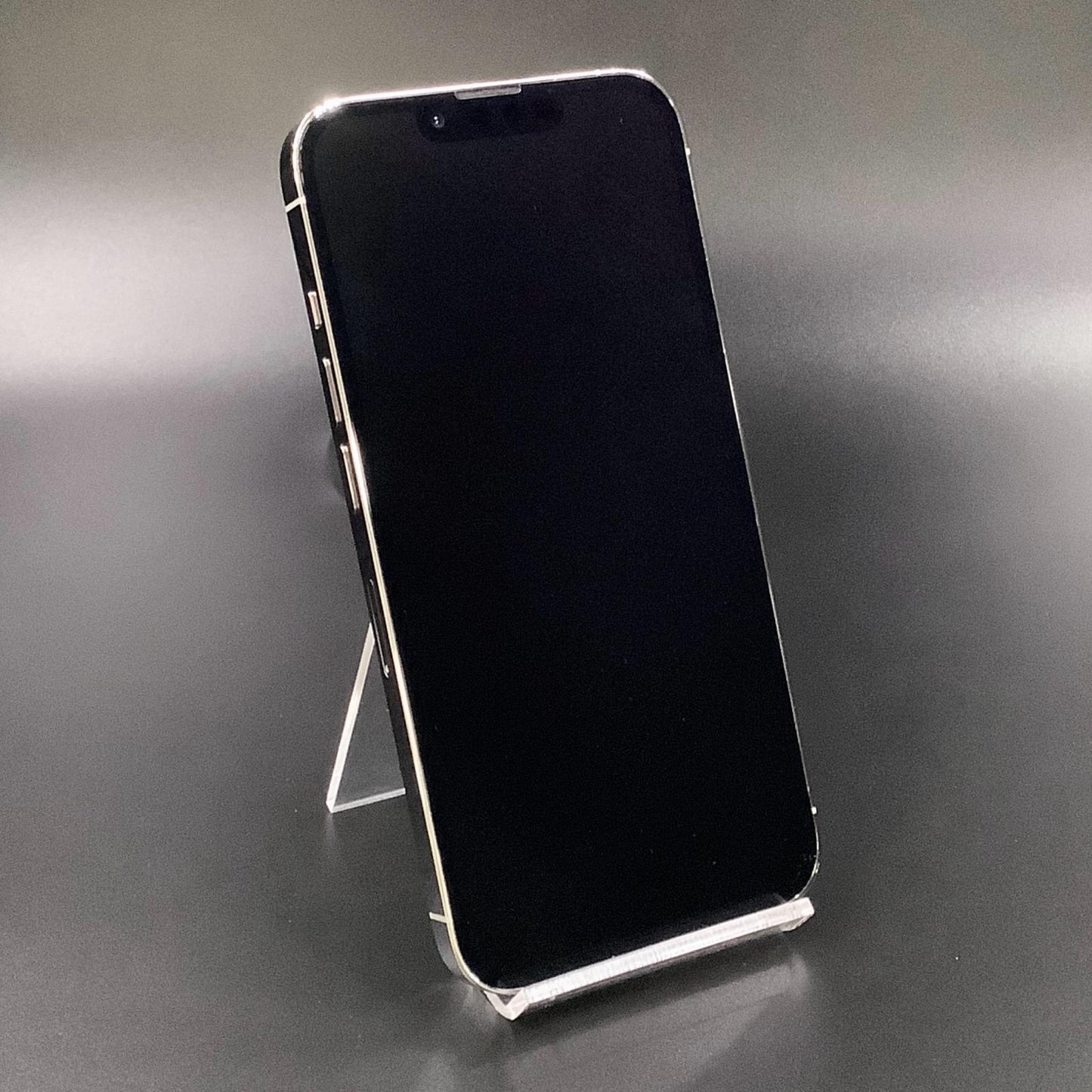 【全額返金保証】【最速発送】Apple iPhone iPhone 13 Pro 128GB シルバー docomo 白ロム 動作確認済 74%