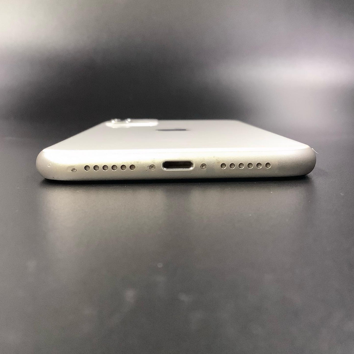 【全額返金保証】【最速発送】Apple iPhone iPhone 11 64GB ホワイト au SIMフリー 白ロム 動作確認済 83%