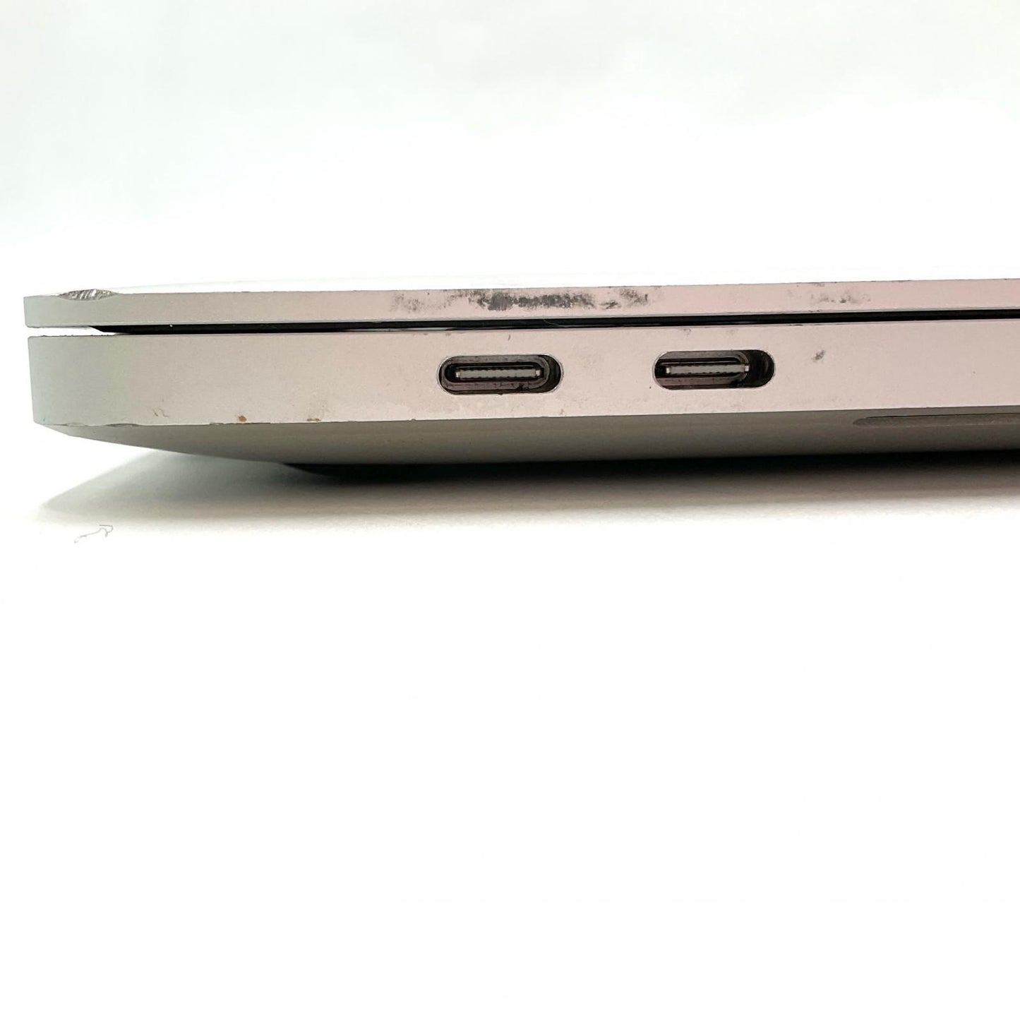 【全額返金保証】【最速発送】Apple MacBook Pro 16インチ 2019 2.3 GHz 8コア Intel Core i9 16GB SSD 1TB シルバー 84% 動作確認済