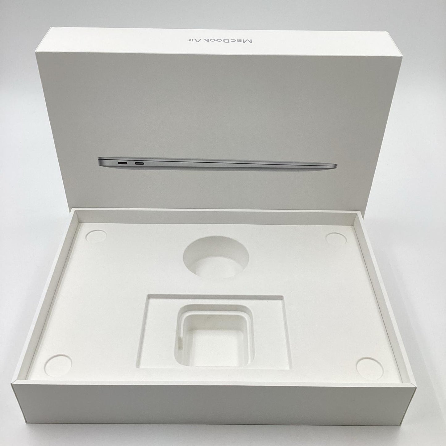 【全額返金保証】【最速発送】Apple MacBook Air 13インチ 2020 Apple M1 8GB SSD 256GB シルバー 95% 動作確認済