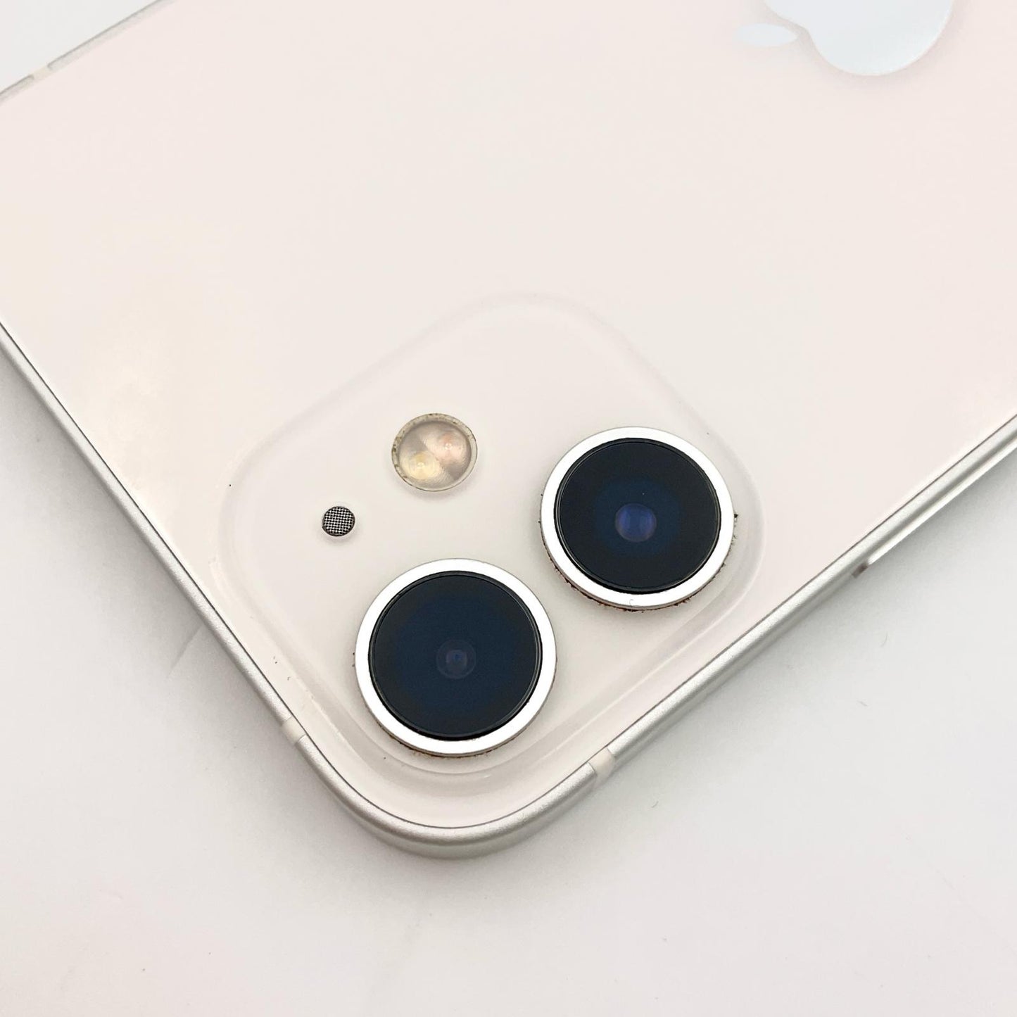 【全額返金保証】【最速発送】Apple iPhone iPhone 12 mini 64GB ホワイト docomo 白ロム 動作確認済 77%