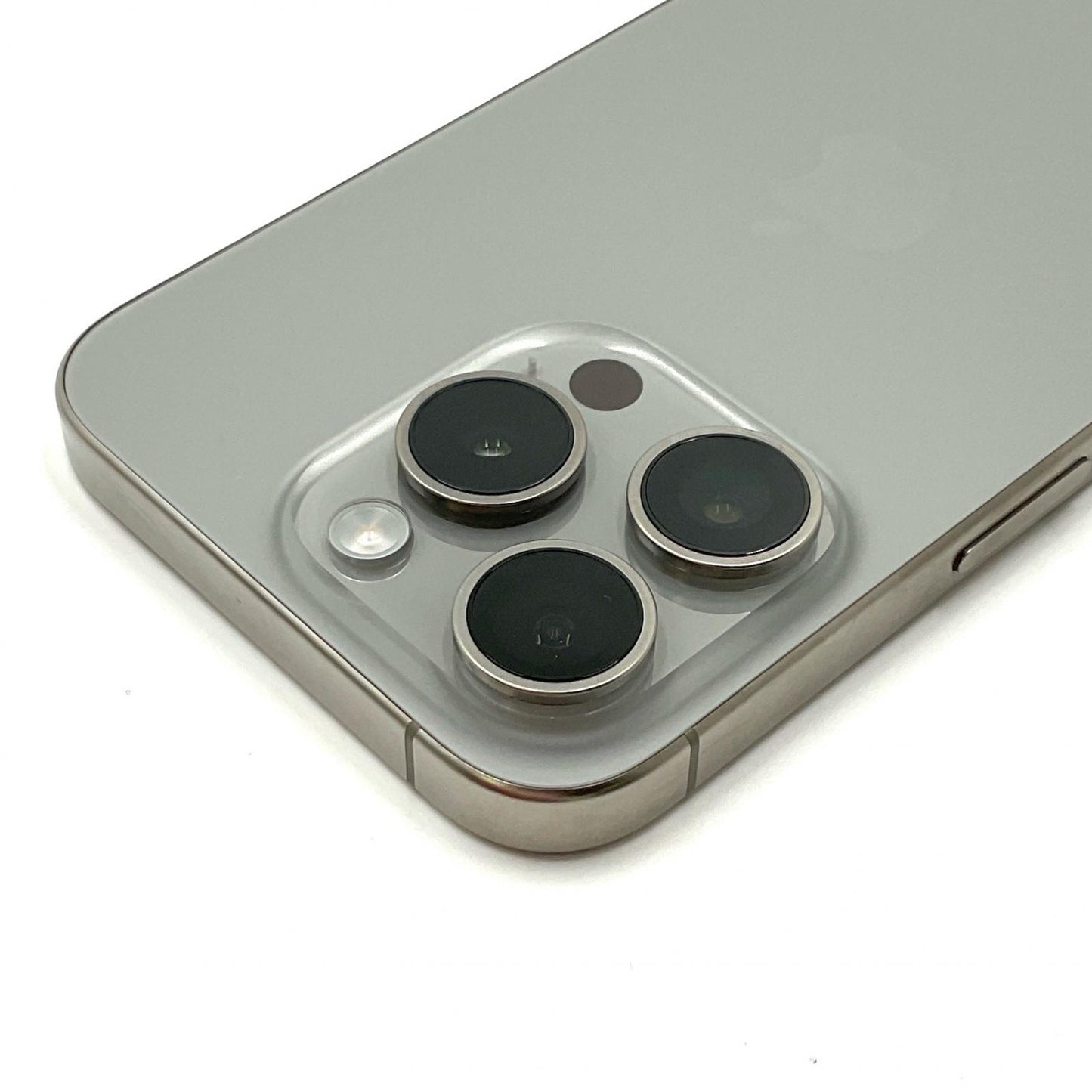 【全額返金保証】【最速発送】Apple iPhone iPhone 15 Pro 128GB ナチュラルチタニウム SIMフリー 白ロム 動作確認済 79%