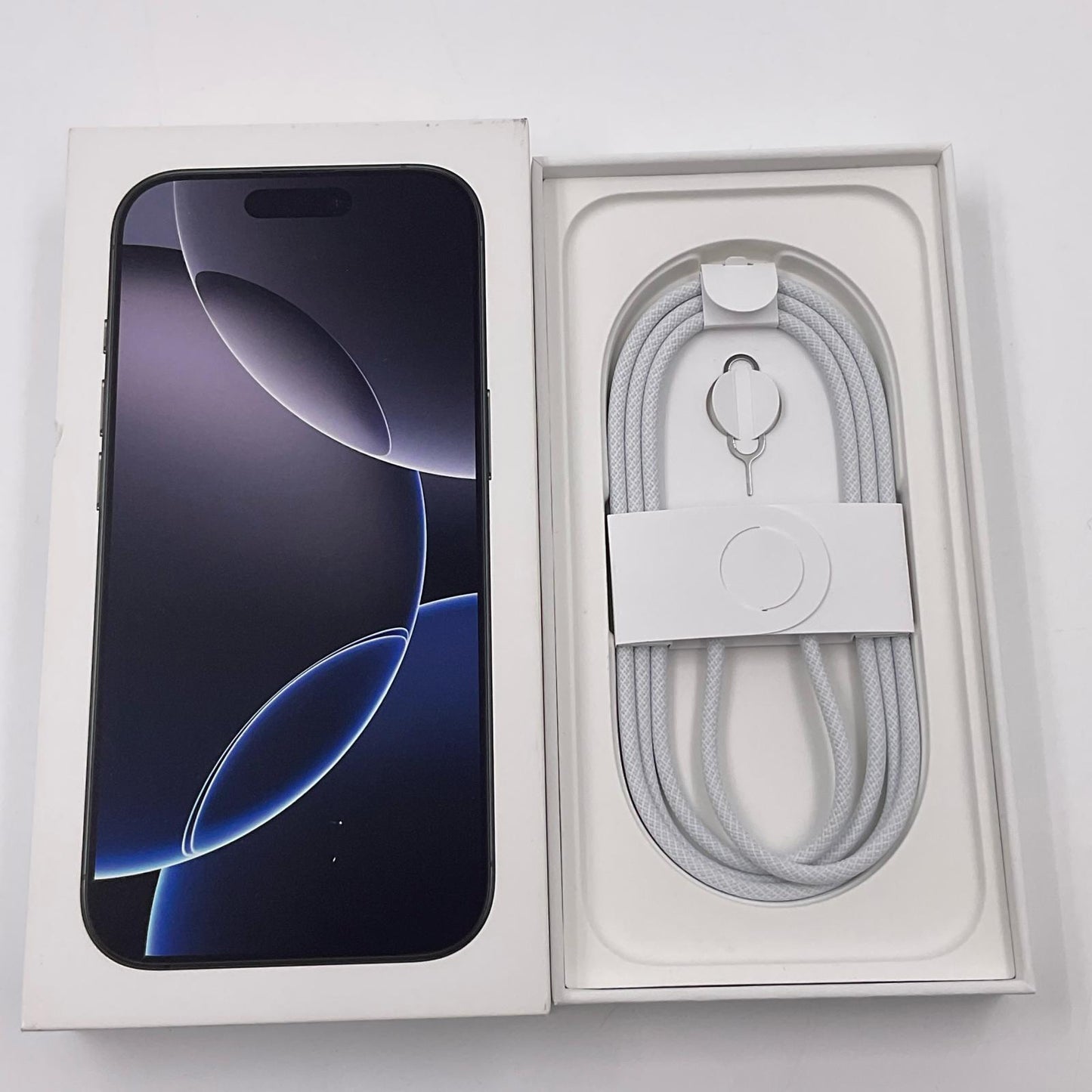 【全額返金保証】【最速発送】Apple iPhone iPhone 16 Pro 128GB ブラックチタニウム SIMフリー 白ロム 超美品 動作確認済 94%