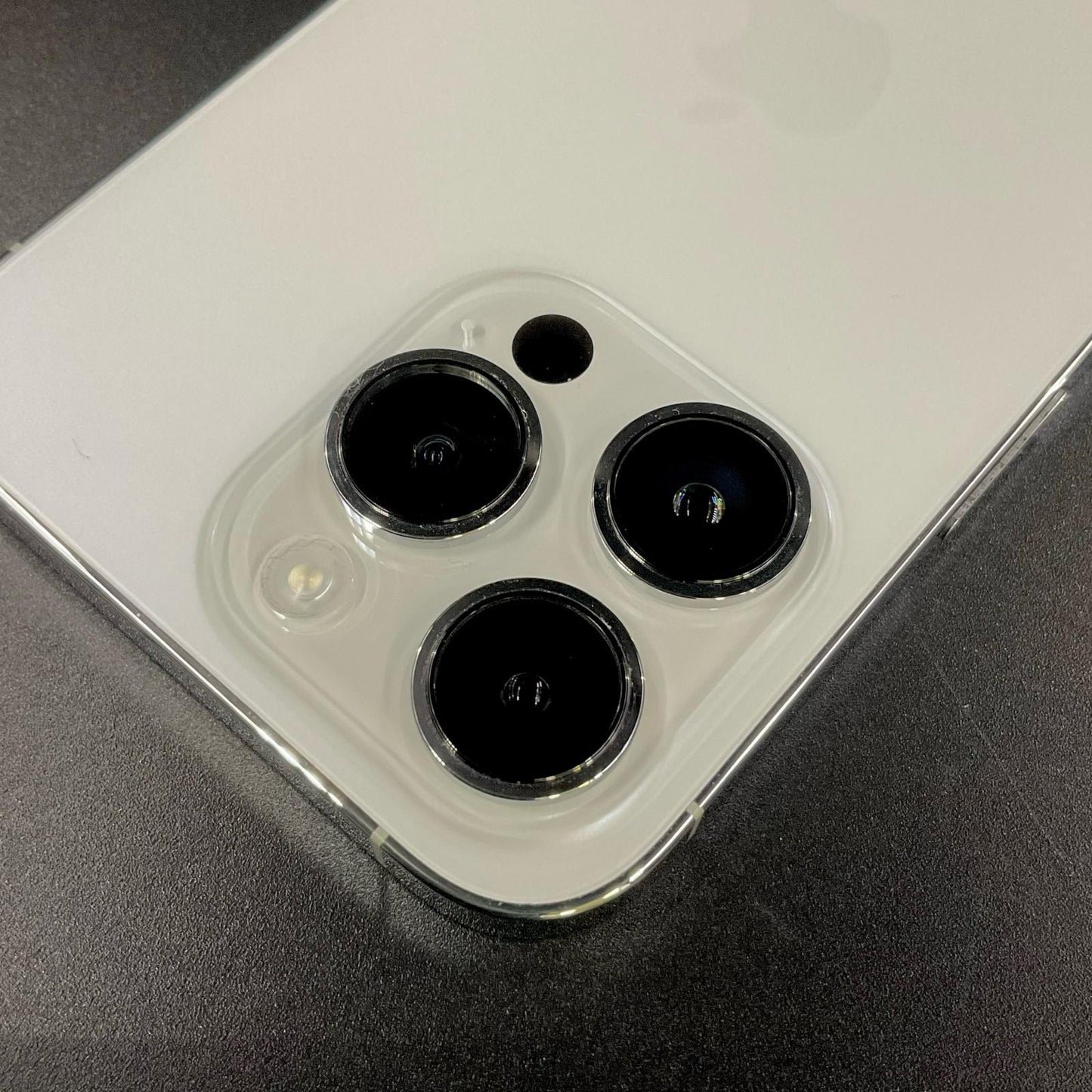 【全額返金保証】【最速発送】Apple iPhone iPhone 14 Pro 256GB シルバー docomo 白ロム 動作確認済 80%
