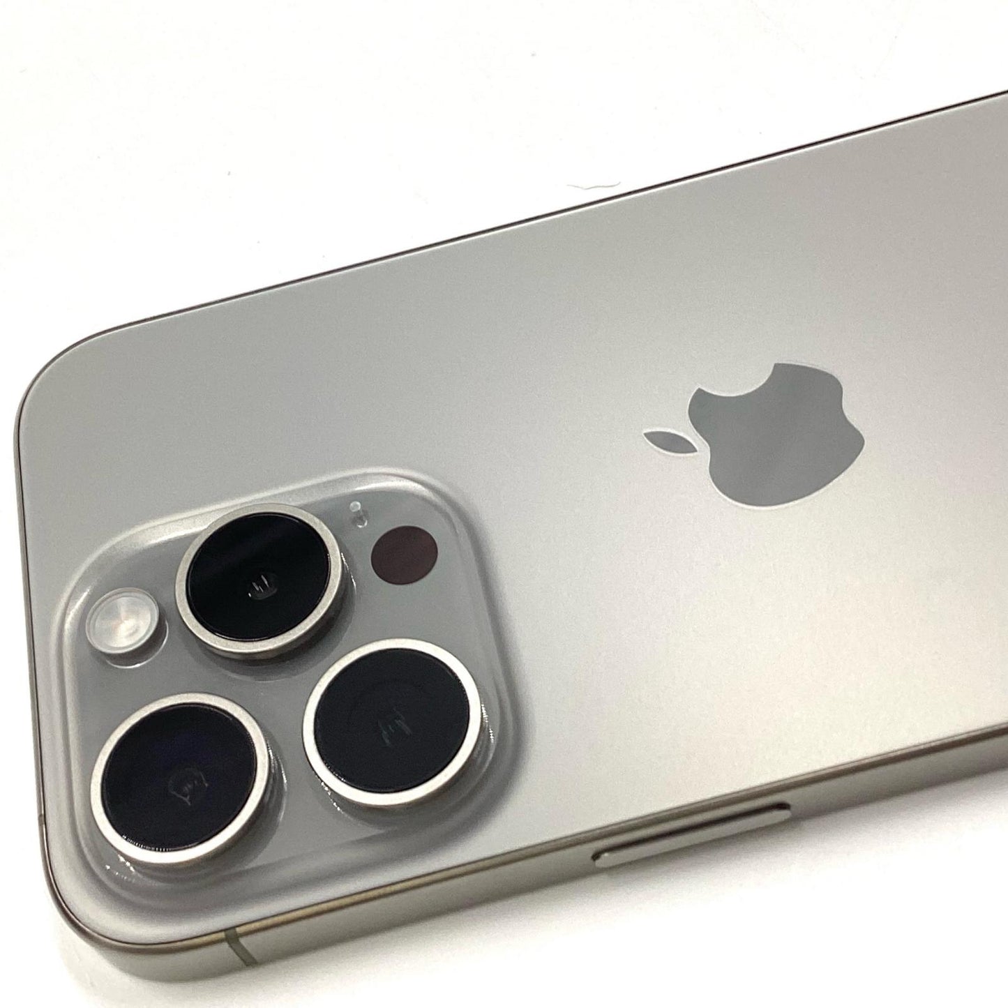 【全額返金保証】【最速発送】Apple iPhone iPhone 15 Pro 256GB ナチュラルチタニウム SIMフリー 白ロム 動作確認済 89%