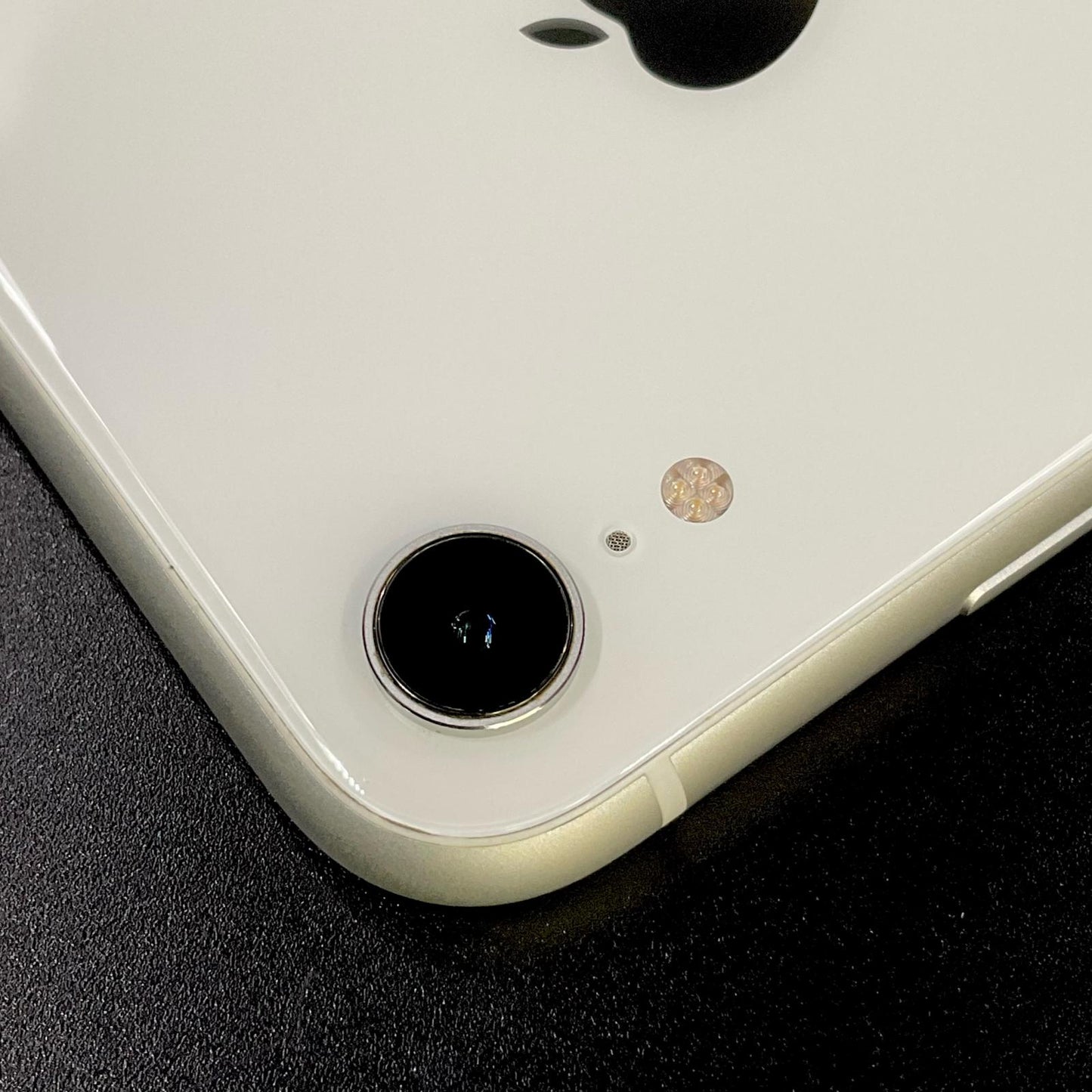 【全額返金保証】【最速発送】Apple iPhone iPhone XR 64GB ホワイト au 白ロム 動作確認済 84%