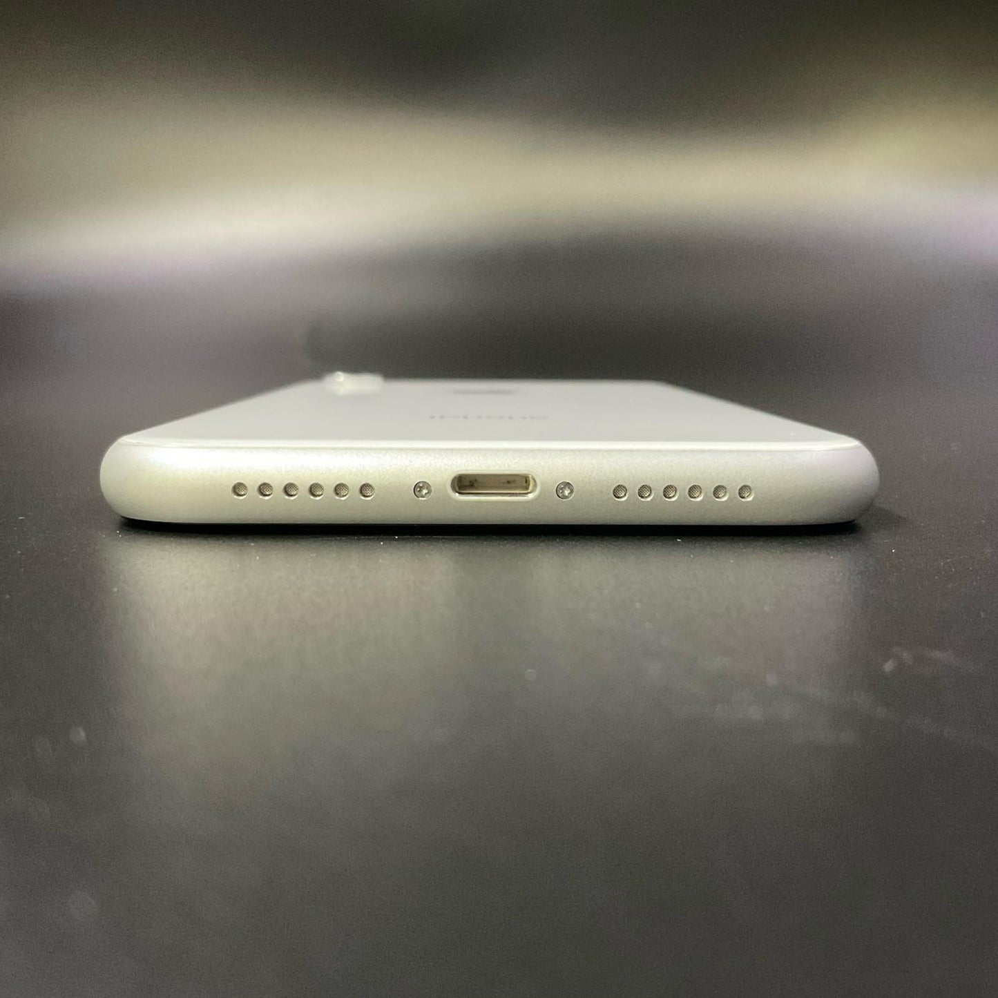 【全額返金保証】【最速発送】Apple iPhone iPhone XR 64GB ホワイト au 白ロム 動作確認済 84%