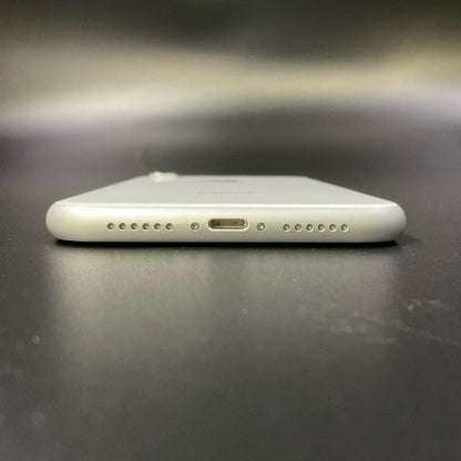 【全額返金保証】【最速発送】Apple iPhone iPhone XR 64GB ホワイト au 白ロム 動作確認済 84%