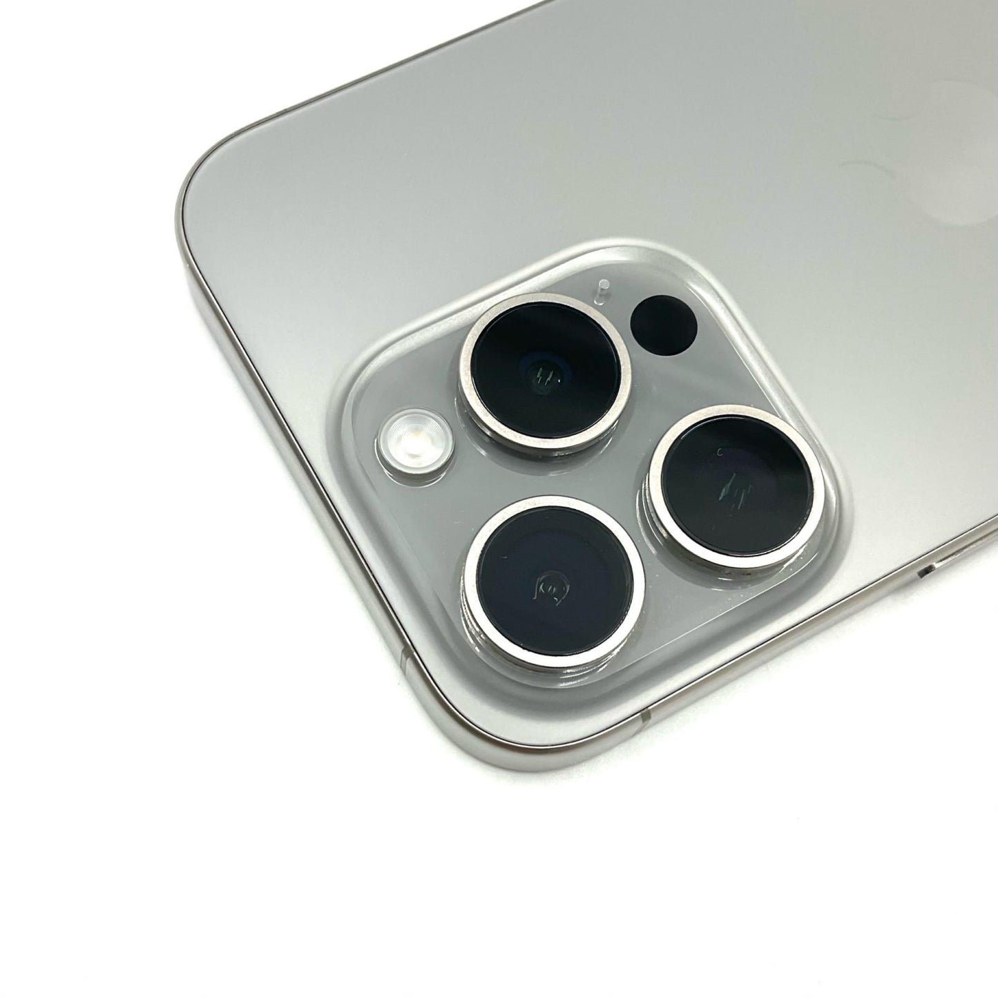 【全額返金保証】【最速発送】Apple iPhone iPhone 15 Pro 128GB ナチュラルチタニウム SIMフリー 白ロム 美品 動作確認済 86%