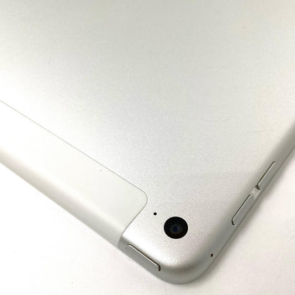 【全額返金保証】【最速発送】Apple iPad Air 9.7インチ 第2世代 16GB シルバー WiFi+Cellular docomo 白ロム 動作確認済