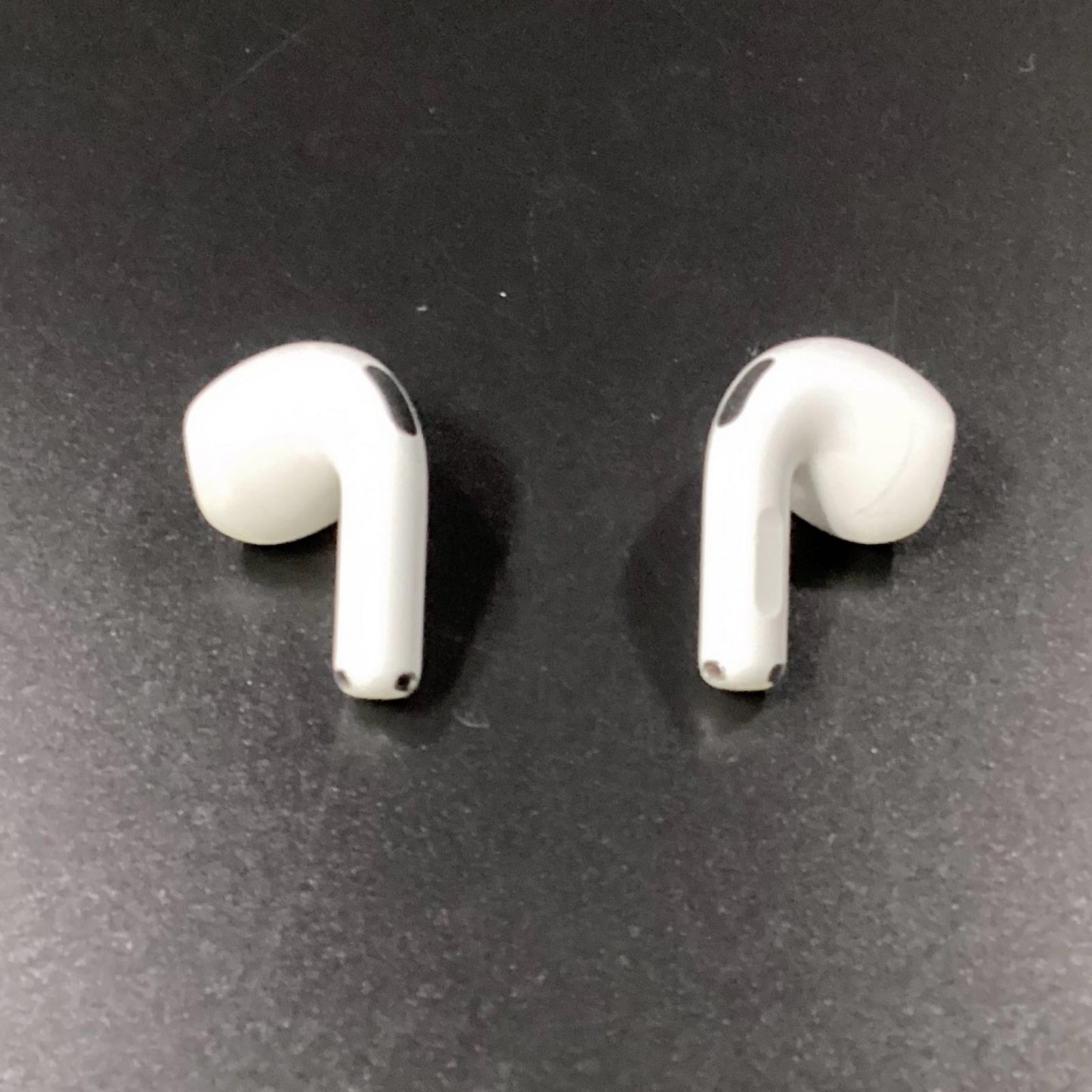 【全額返金保証】【最速発送】Apple AirPods 4（ANC） 美品 動作確認済