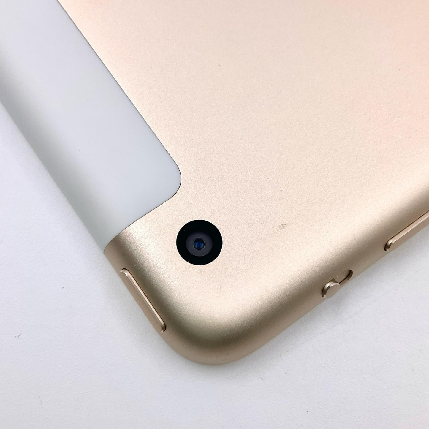 【全額返金保証】【最速発送】Apple iPad mini 7.9インチ 16GB ゴールド WiFi+Cellular docomo 白ロム 動作確認済