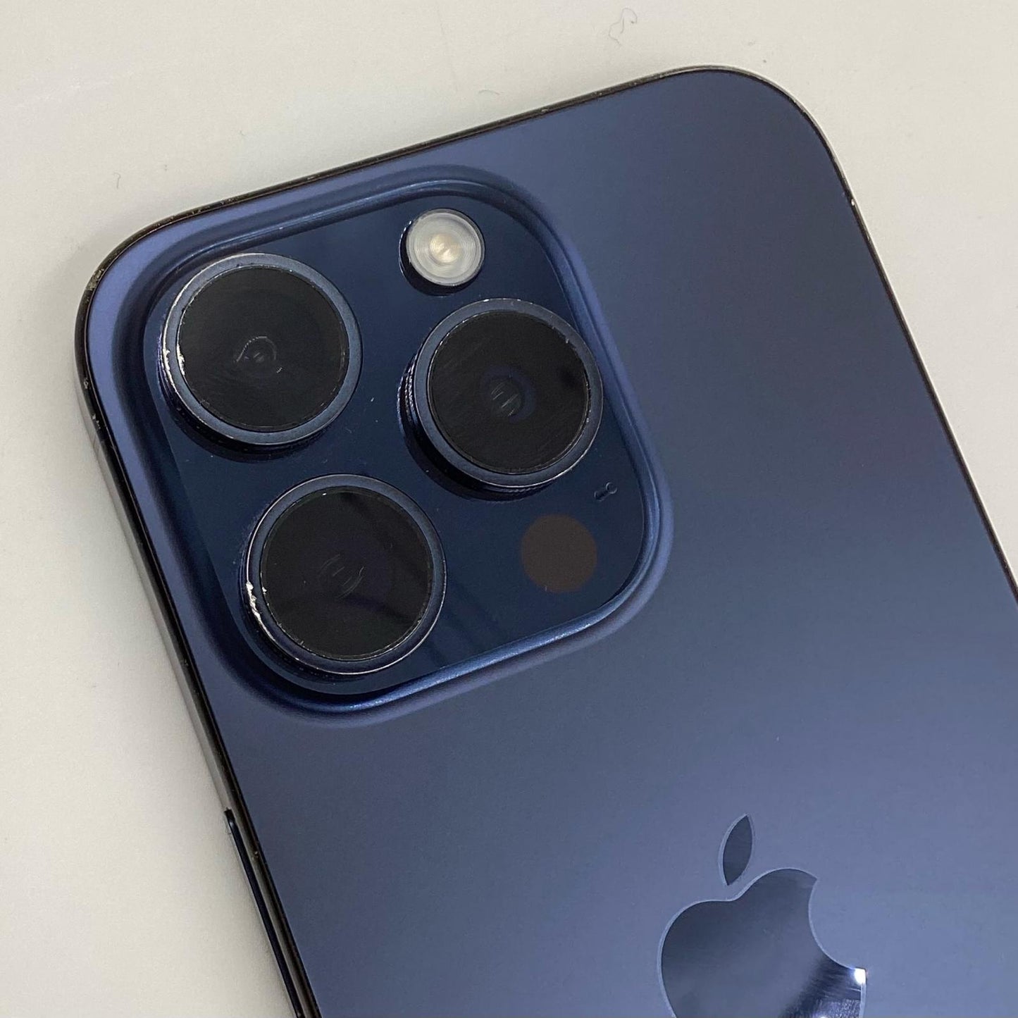 【全額返金保証】【最速発送】Apple iPhone iPhone 15 Pro 128GB ブルーチタニウム docomo SIMフリー 動作確認済 86%