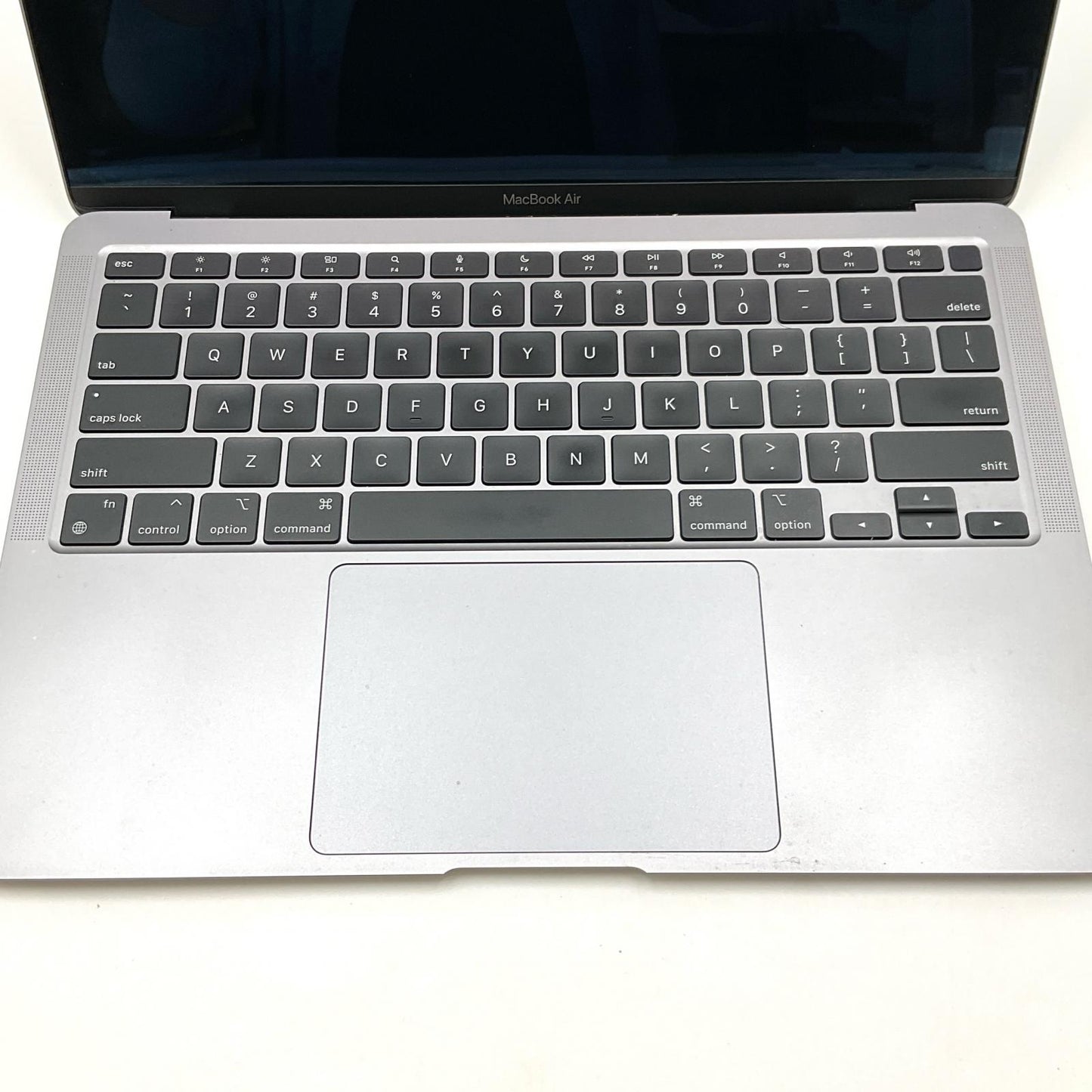 【全額返金保証】【最速発送】Apple MacBook Air 13インチ 2020 Apple M1 16GB SSD 256GB シルバー 83% 動作確認済