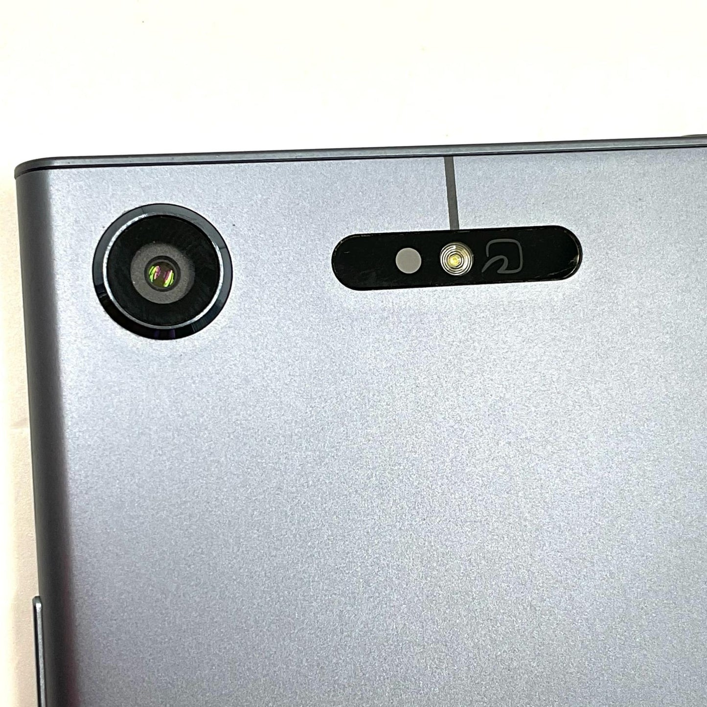 【全額返金保証】【最速発送】Sony Xperia XZ1 64GB シルバー docomo SO-01K 白ロム 動作確認済