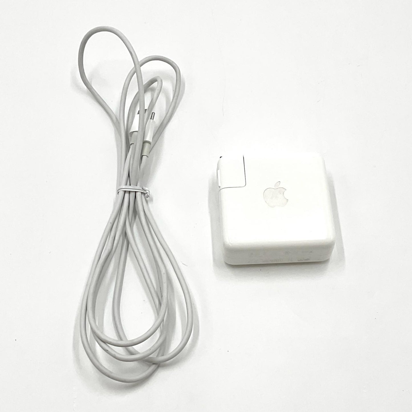 【全額返金保証】【最速発送】Apple MacBook Four Thunderbolt 3 ports Pro 13インチ 2019 2.4GHz クアッドコア Intel Core i5 16GB SSD 256GB スペースグレイ 70.2% 動作確認済