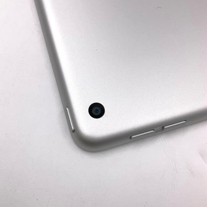 【全額返金保証】【最速発送】Apple iPad iPad 10.2インチ 第9世代 256GB シルバー Wi-Fi 超美品 動作確認済