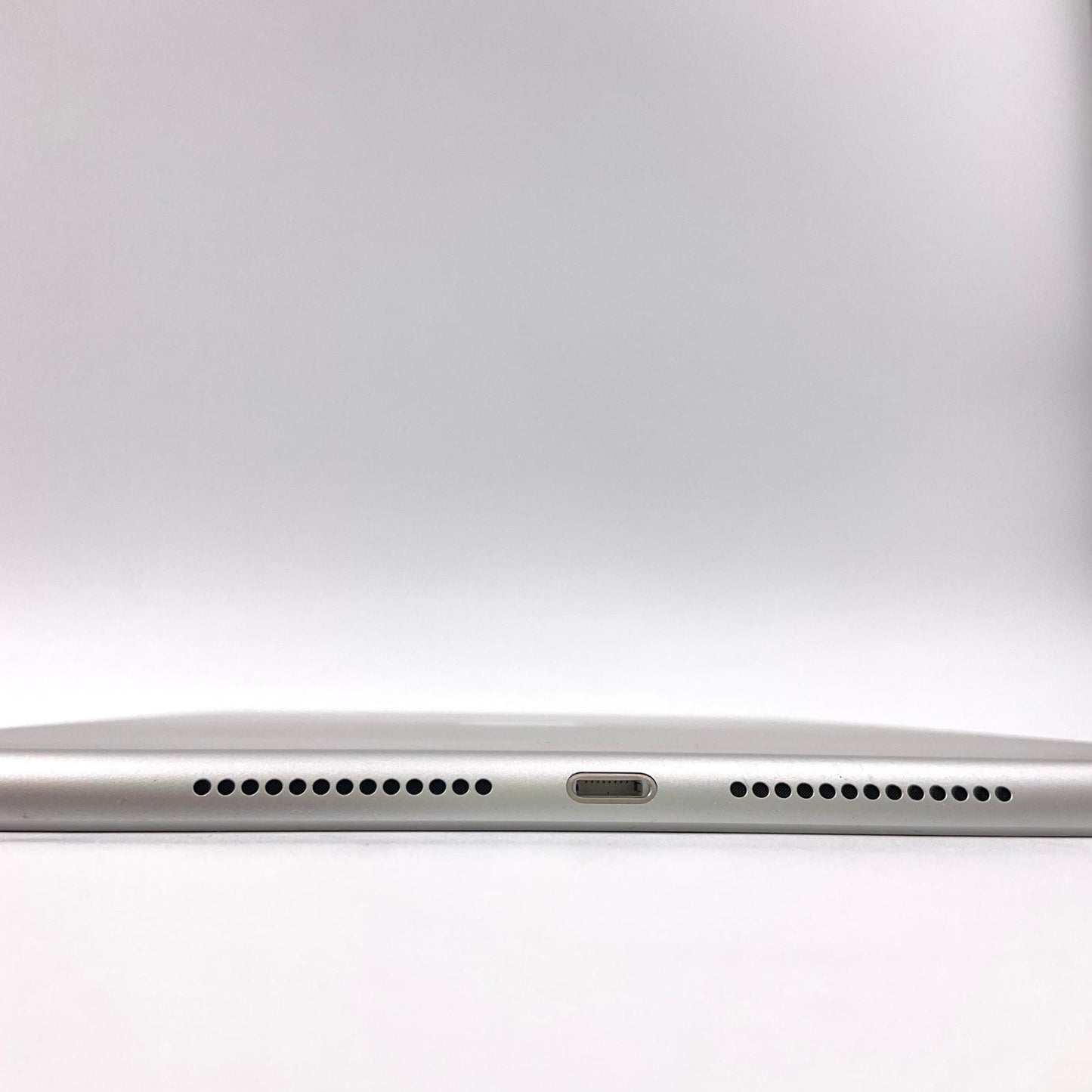 【全額返金保証】【最速発送】Apple iPad iPad 10.2インチ 第9世代 256GB シルバー Wi-Fi 超美品 動作確認済