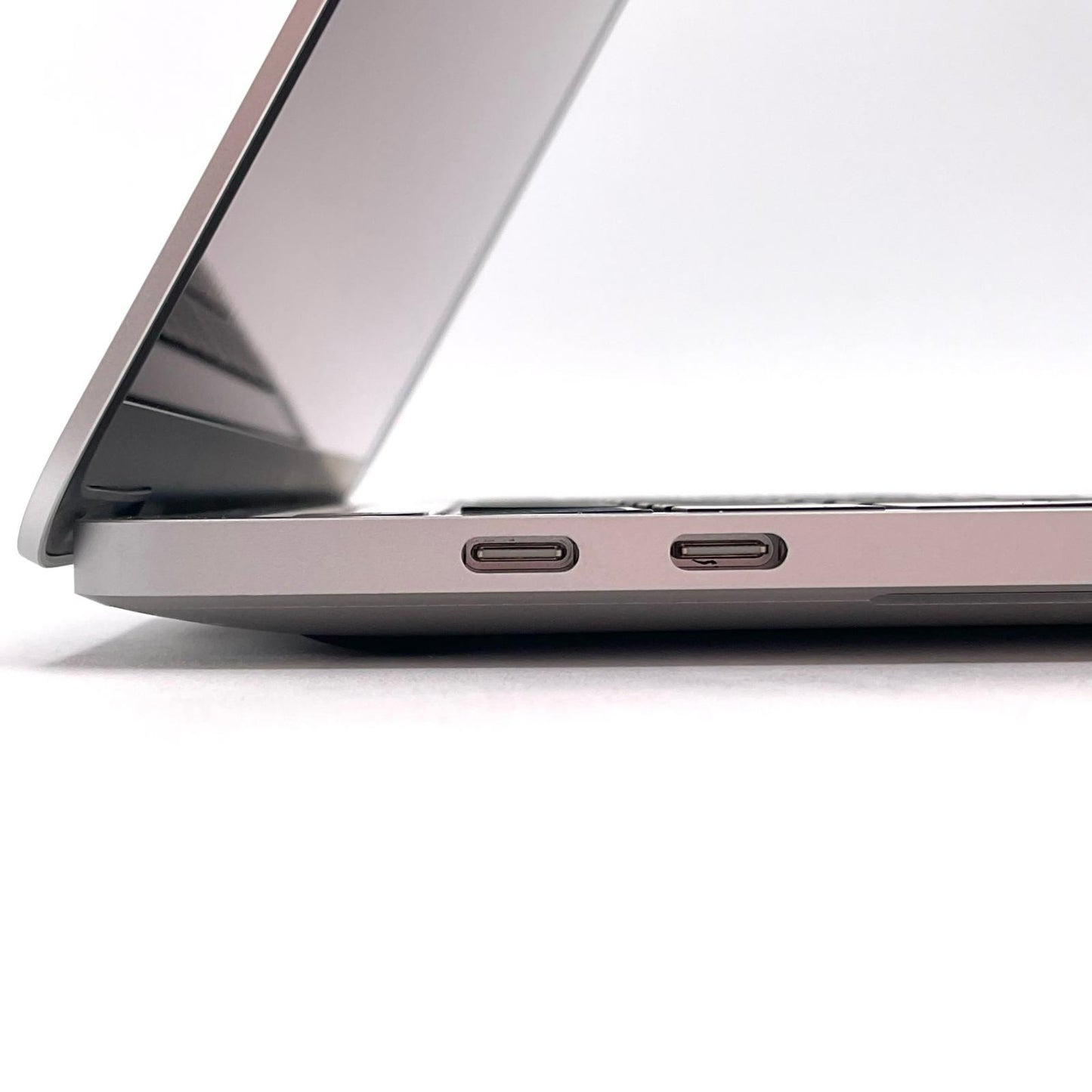 【最速発送】Apple MacBook Pro 13インチ 2020 2 GHz クアッドコア Intel Core i5 16GB SSD 512GB シルバー【難有】